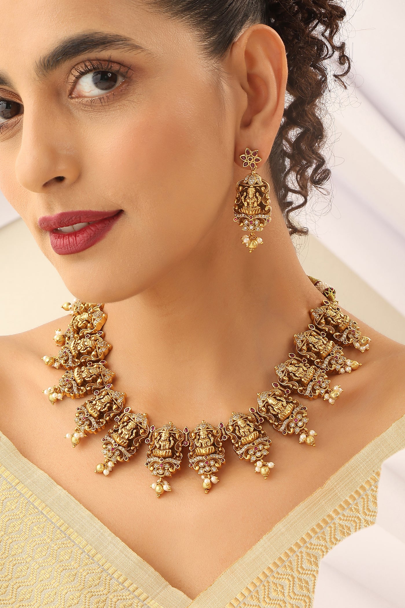Sinhi Gold Temple Work Necklace Set
