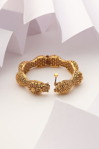 Deepa Gold temple Kada