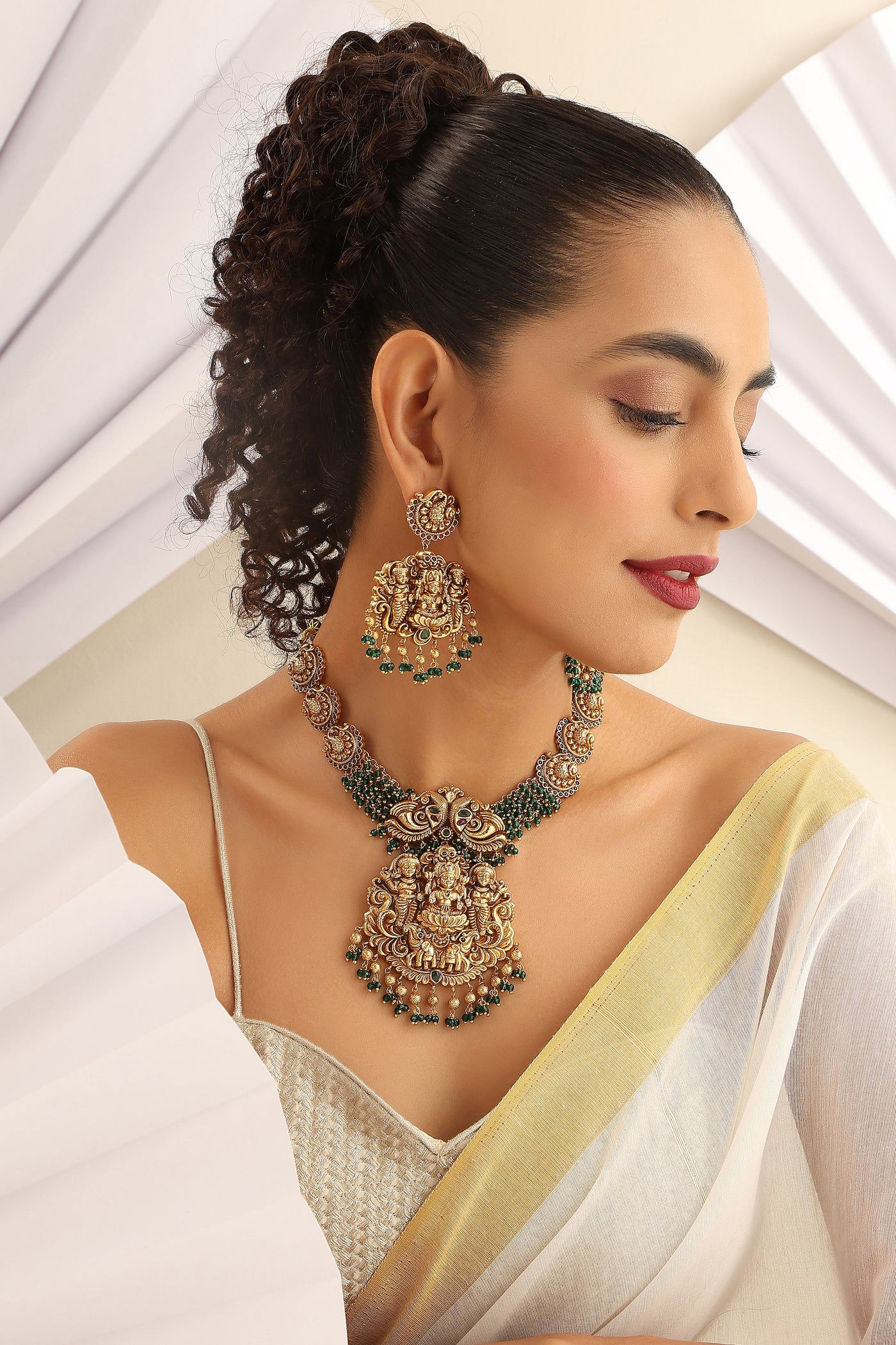 Arasi Green Temple Work Necklace Set