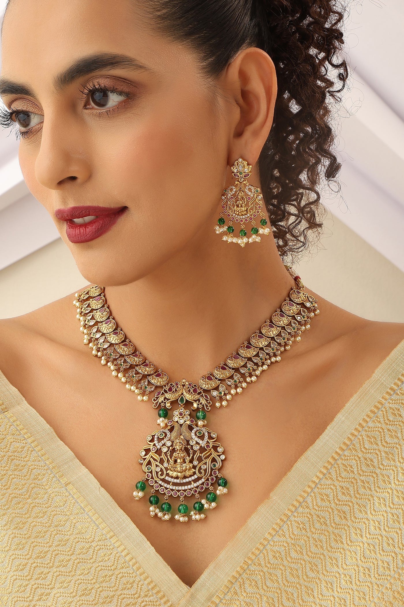Geethanvi Multicolour Temple Work Necklace Set