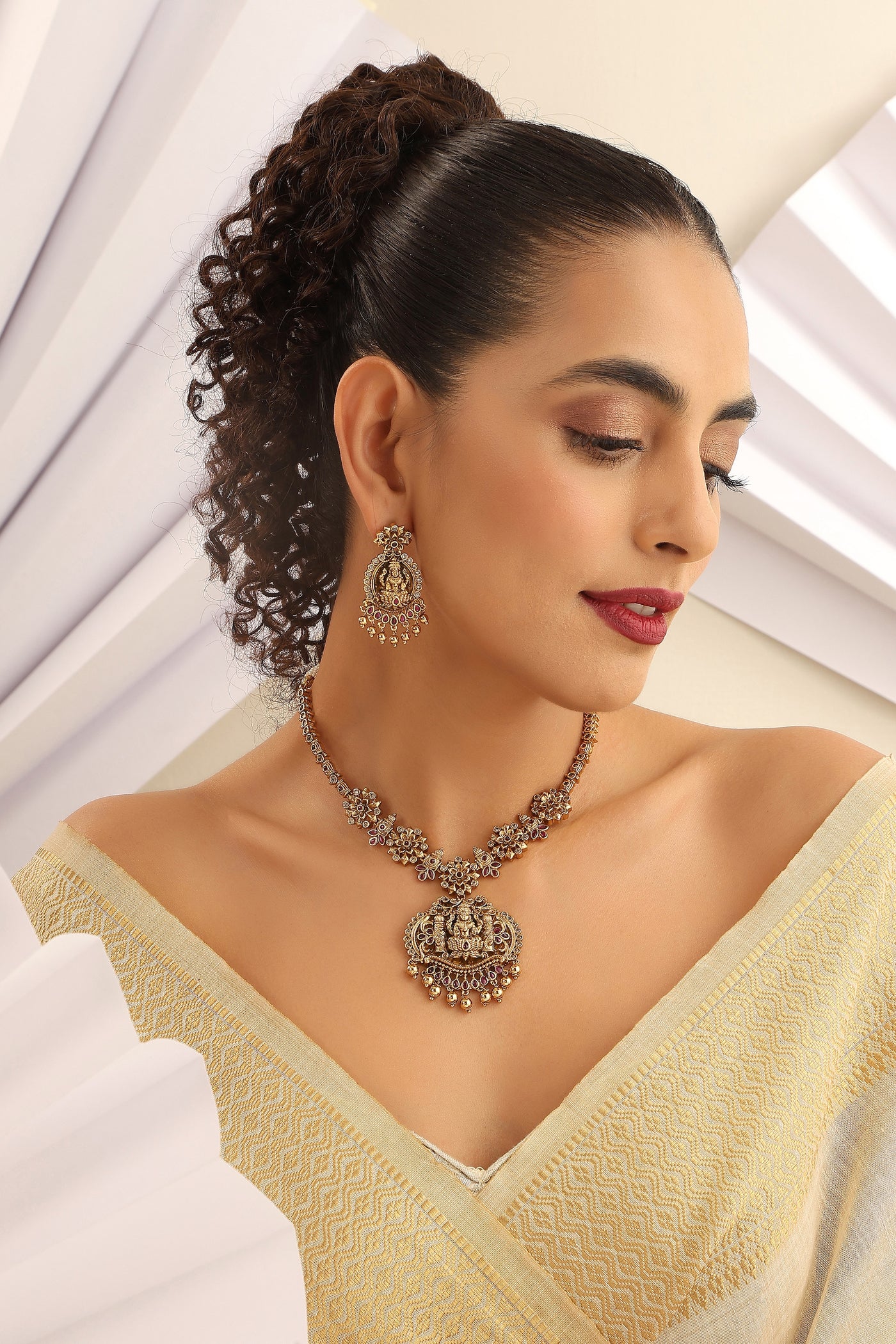Idithri Red Temple Necklace Set