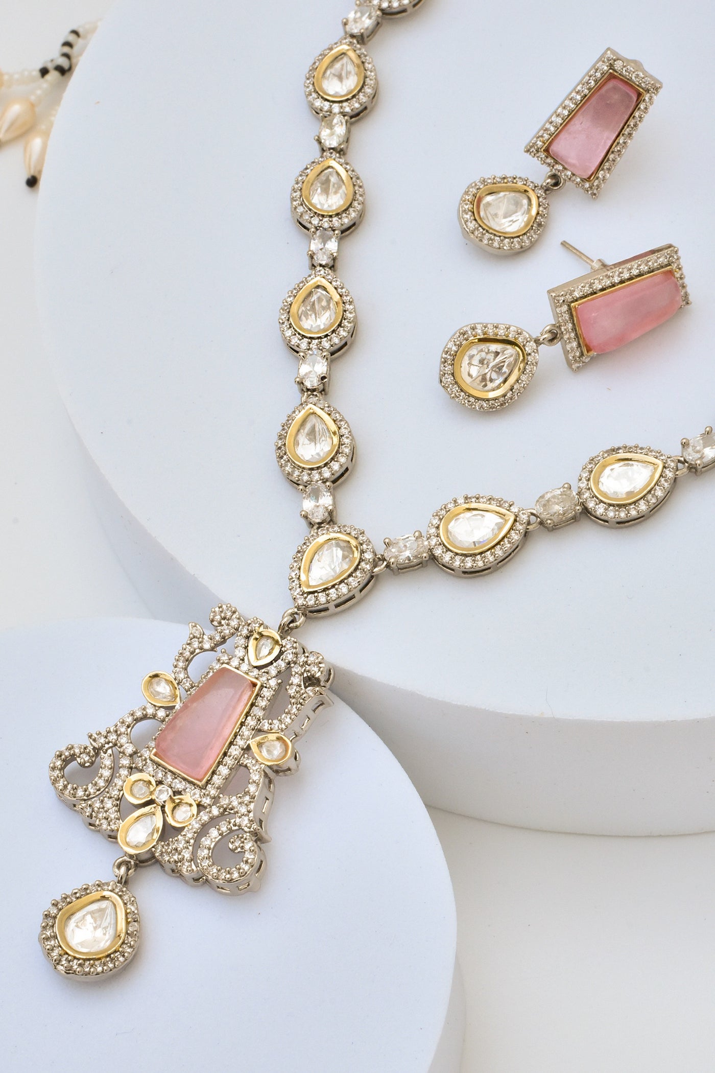 Vaahi Rose Quartz Silver Necklace Set
