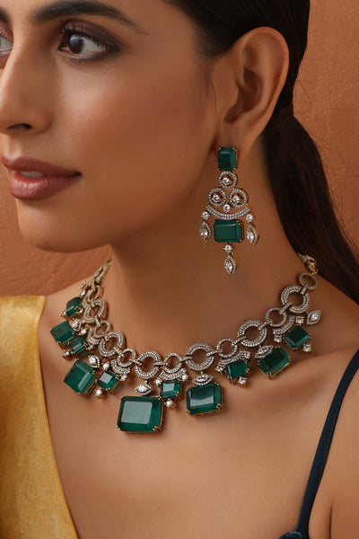 Juana Emerald Necklace Set