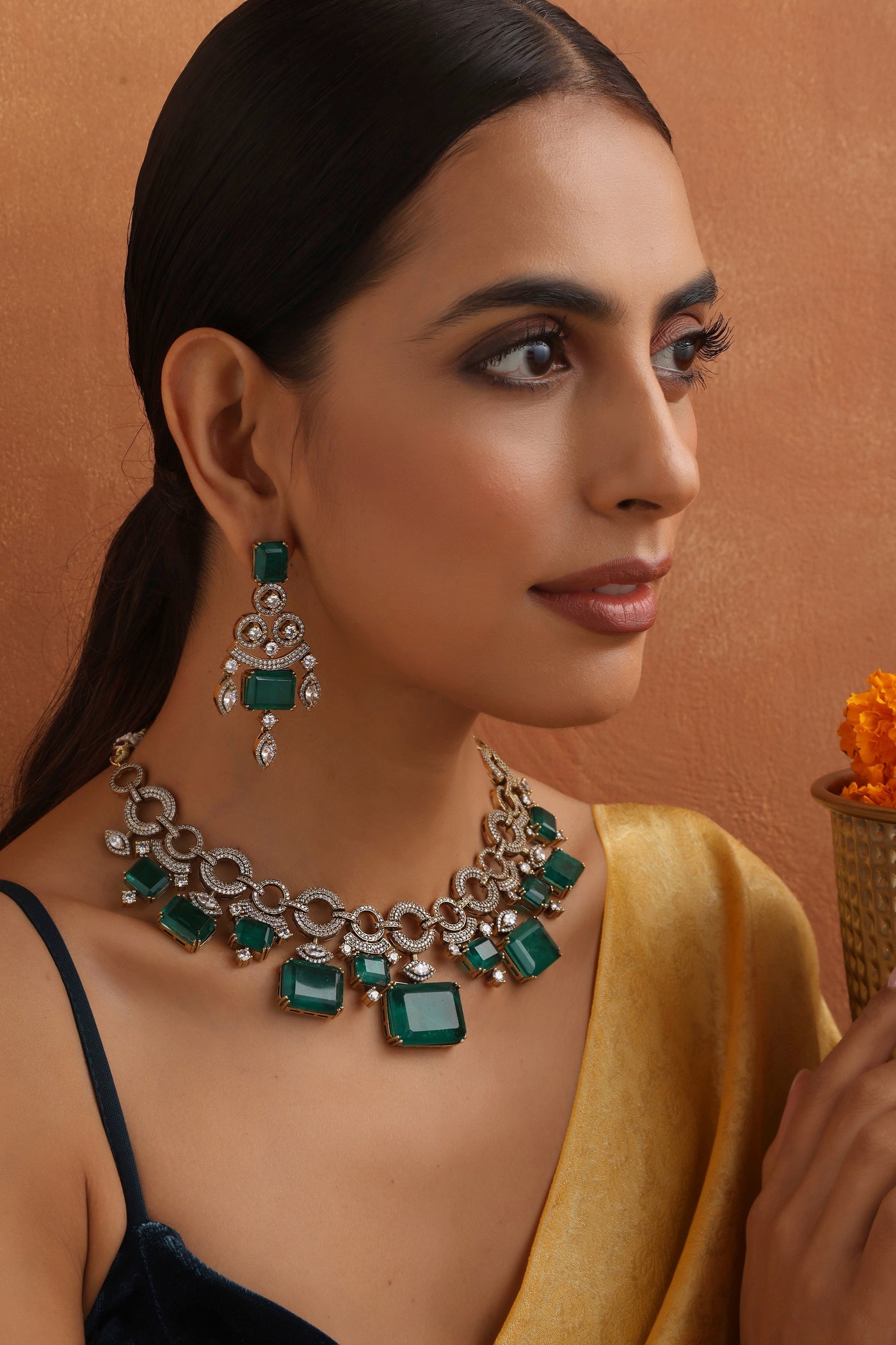 Juana Emerald Necklace Set