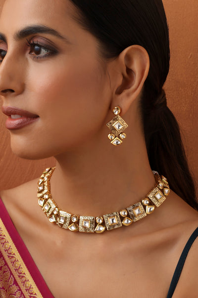 Donna Gold Kundan Necklace Set