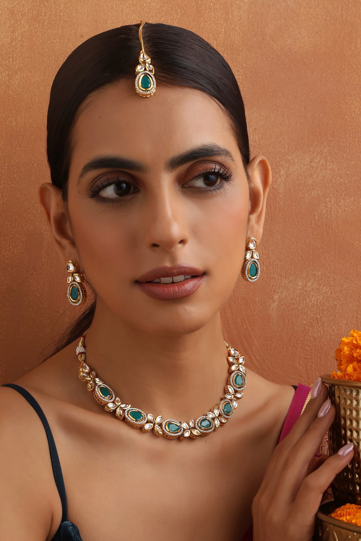 Sakshi Green Kundan Necklace Set with Maang Tikka