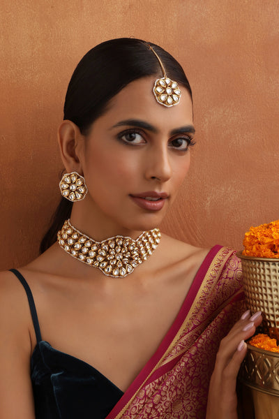 Nishita Gold Kundan Choker Set with Maang Tikka