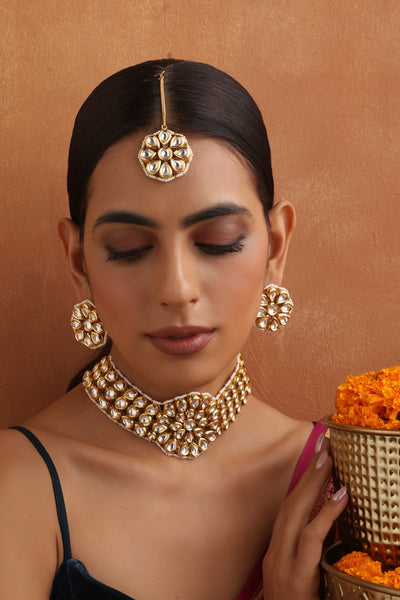 Nishita Gold Kundan Choker Set with Maang Tikka