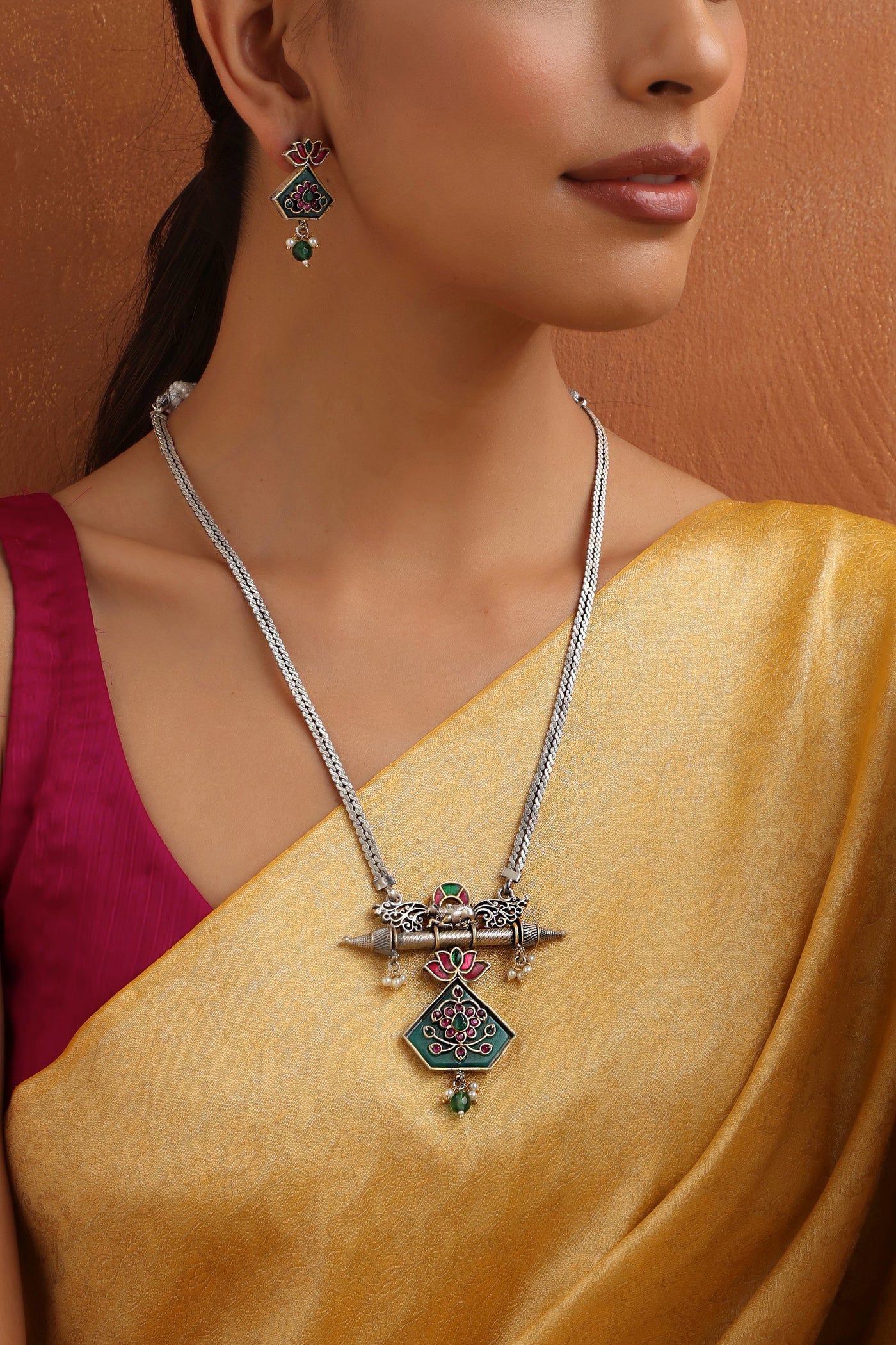 Kinaali Multicolour Silver Pendant Necklace Set