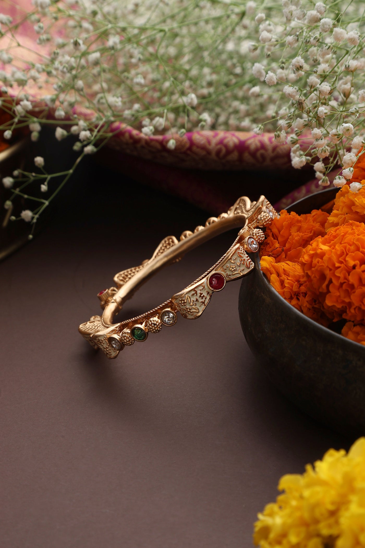 Naviah Multicolour Kundan Bangle