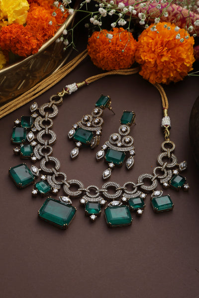 Juana Emerald Necklace Set