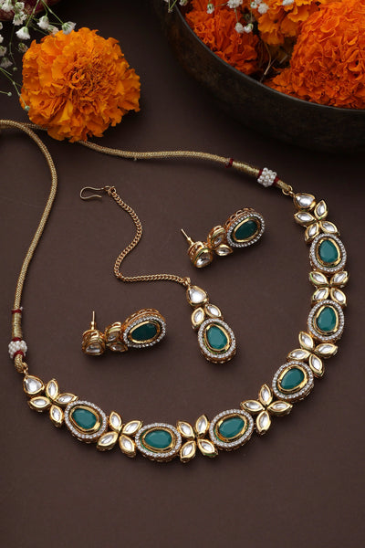 Sakshi Green Kundan Necklace Set with Maang Tikka