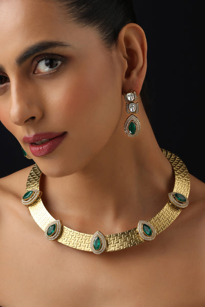 Yaasi Emerald Hasli Necklace Set