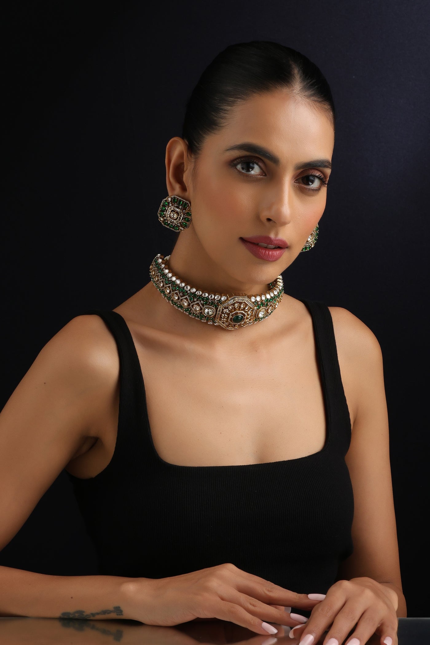 Lira Emerald Polki Choker Necklace Set
