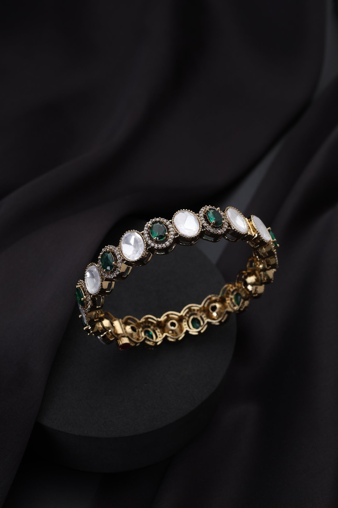 Kashvi Emerald and Polki Kada