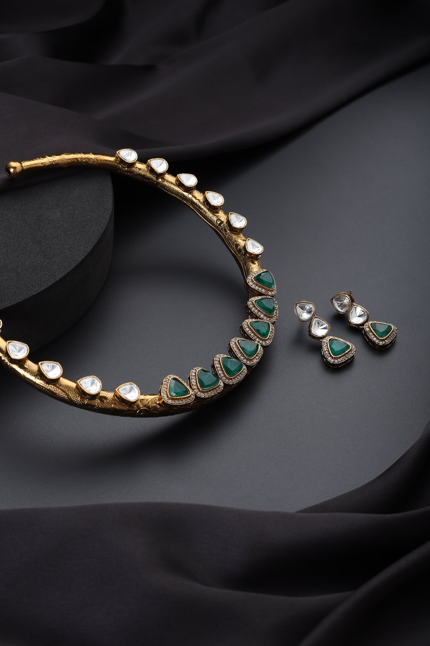 Tareeka Emerald Polki Hasli Necklace Set