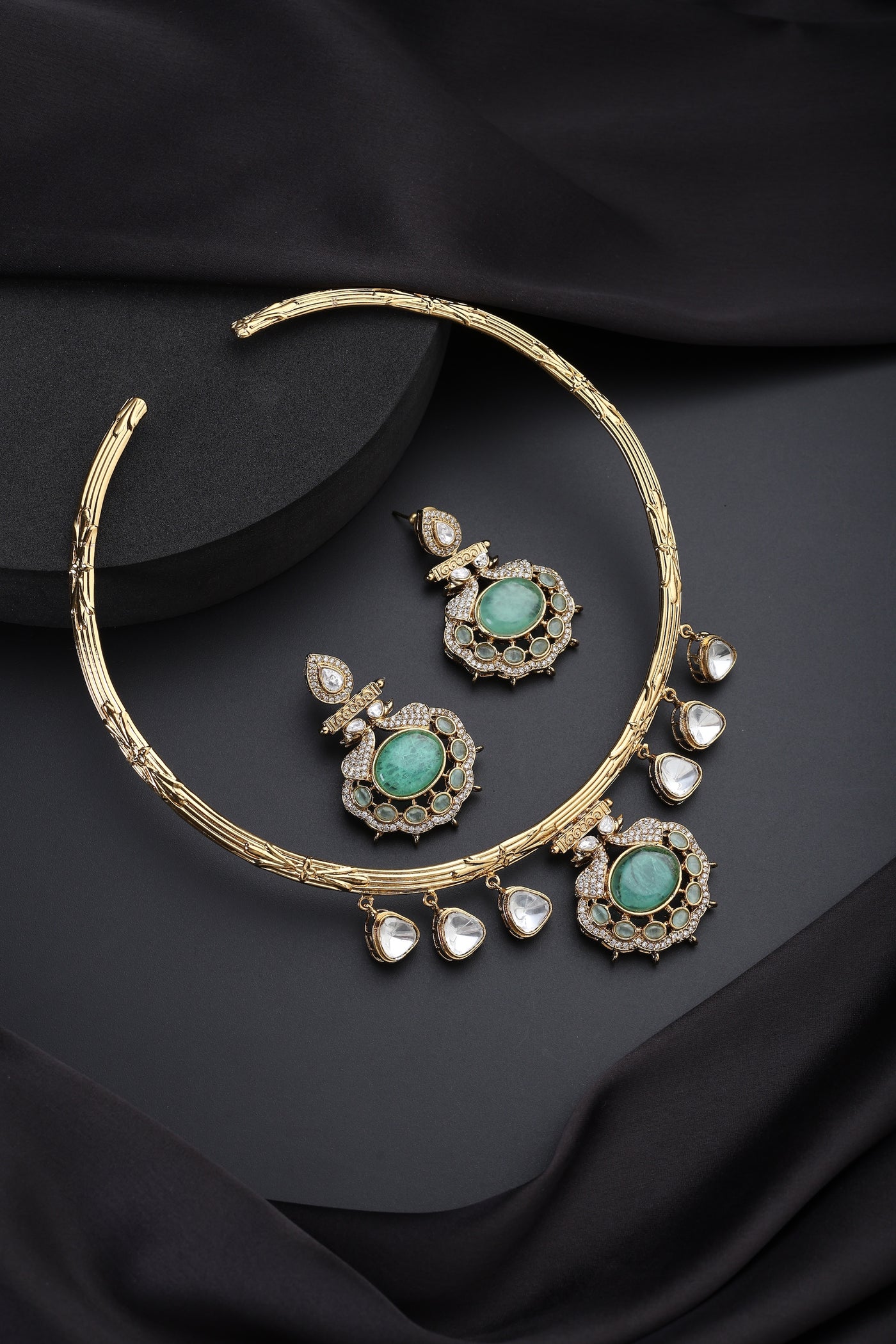 Tanasvi Emerald and Polki Hasli Set