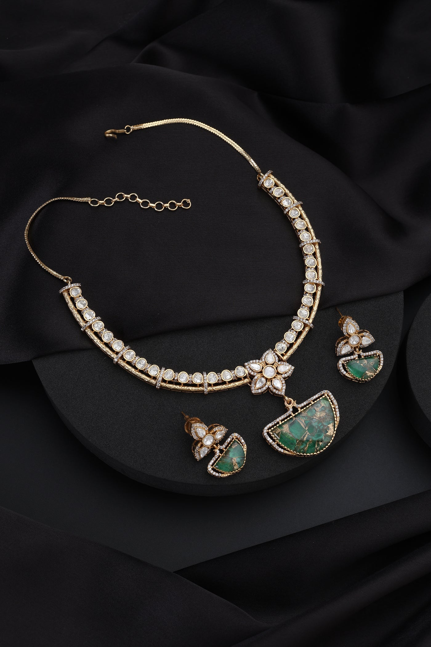 Niha Emerald Polki Hasli Set
