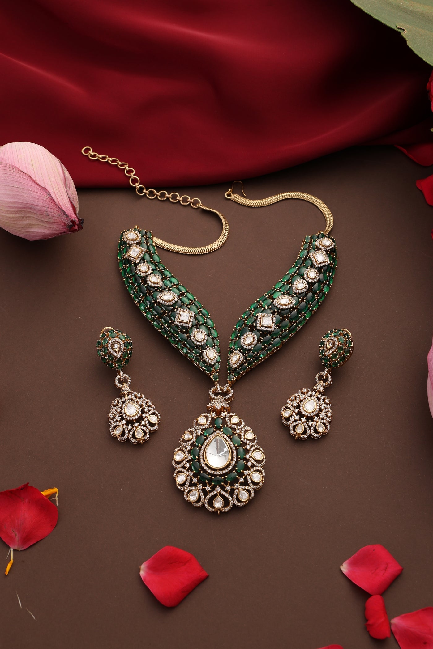 Mrida Emerald Polki Necklace Set