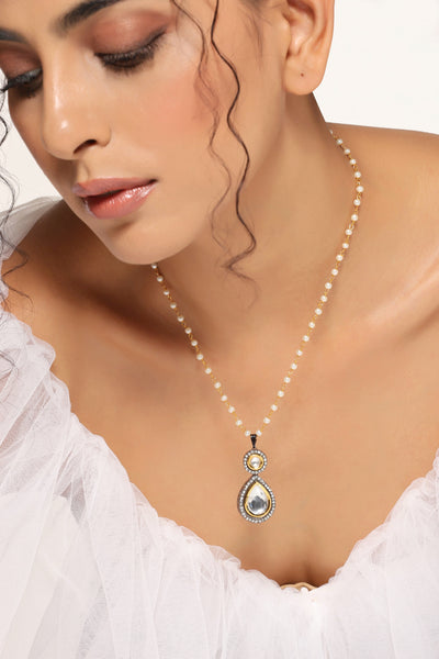 Wabi Grey Kundan Pendant Necklace