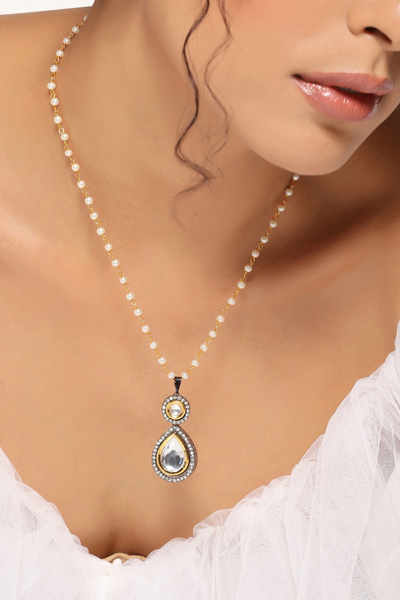 Wabi Grey Kundan Pendant Necklace