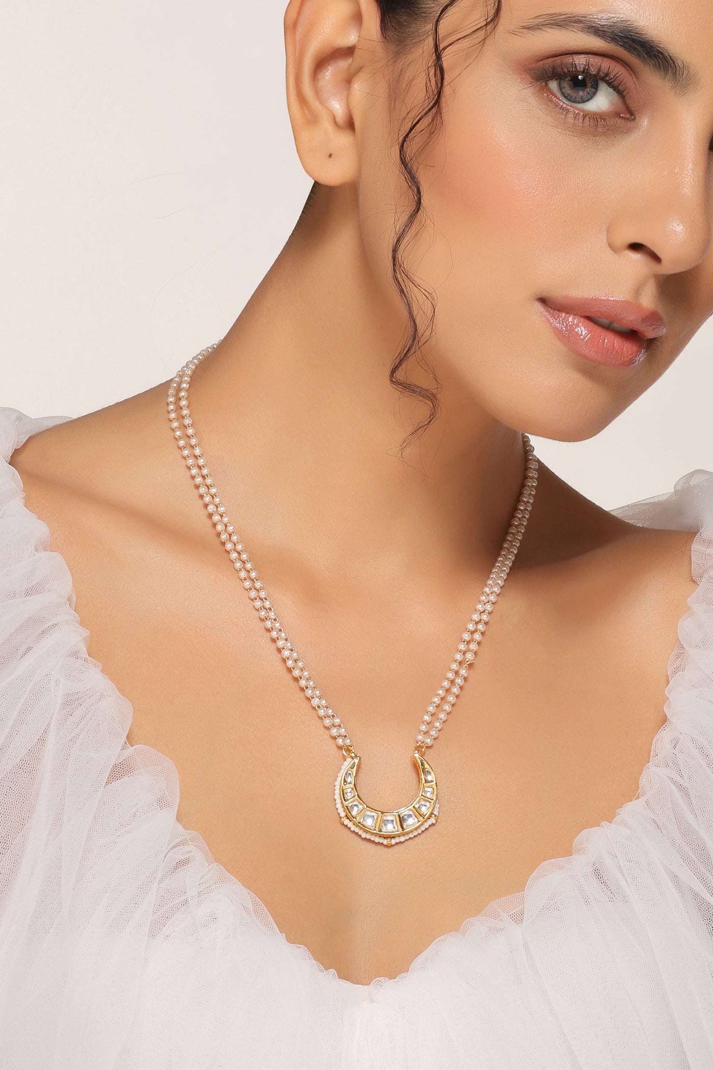 Oma Kundan and Pearl Pendant Necklace