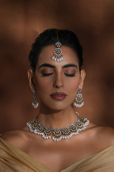 Leena White Victorian Polki Necklace Set with Maang Tikka