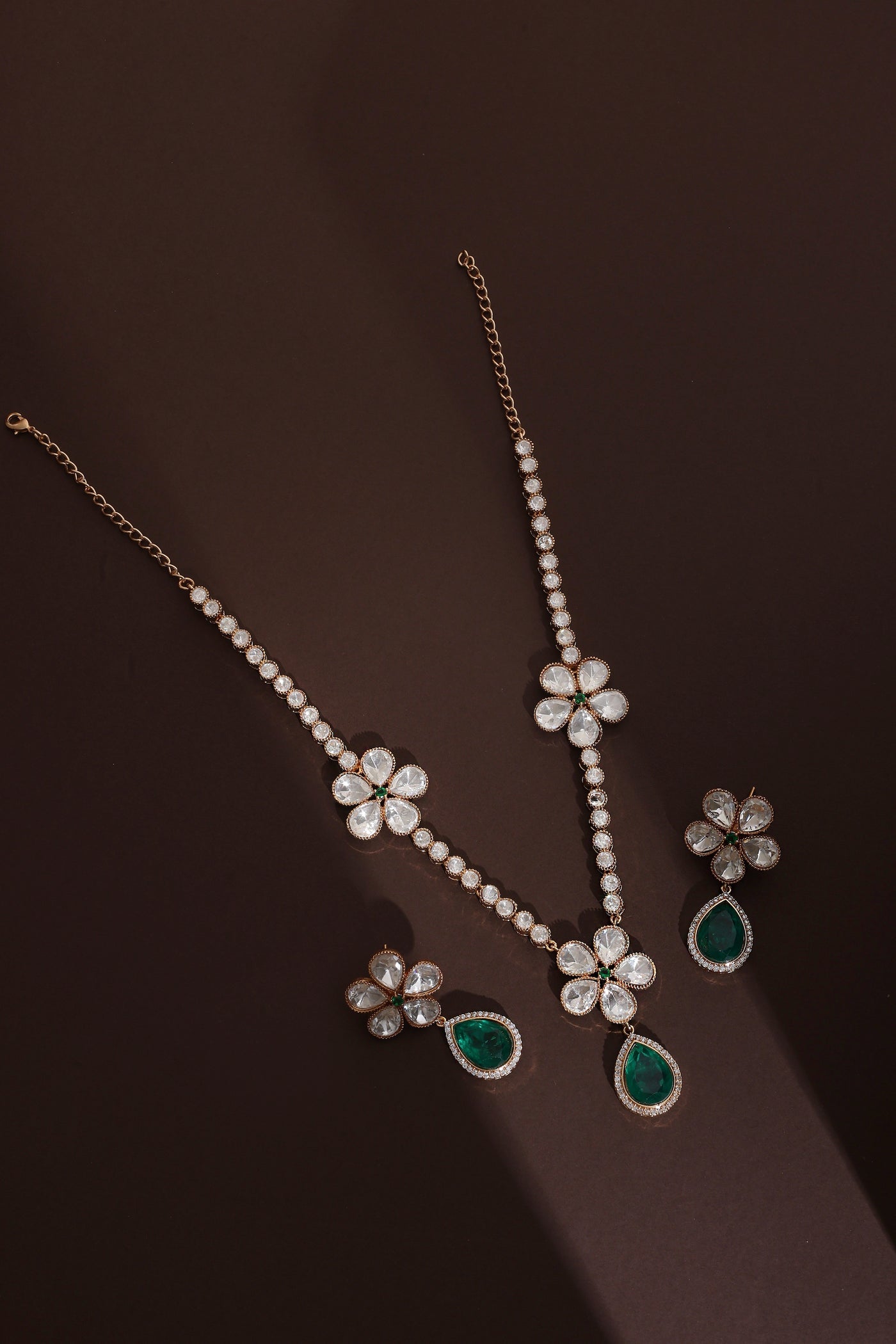 Ubika Emerald Polki Necklace Set